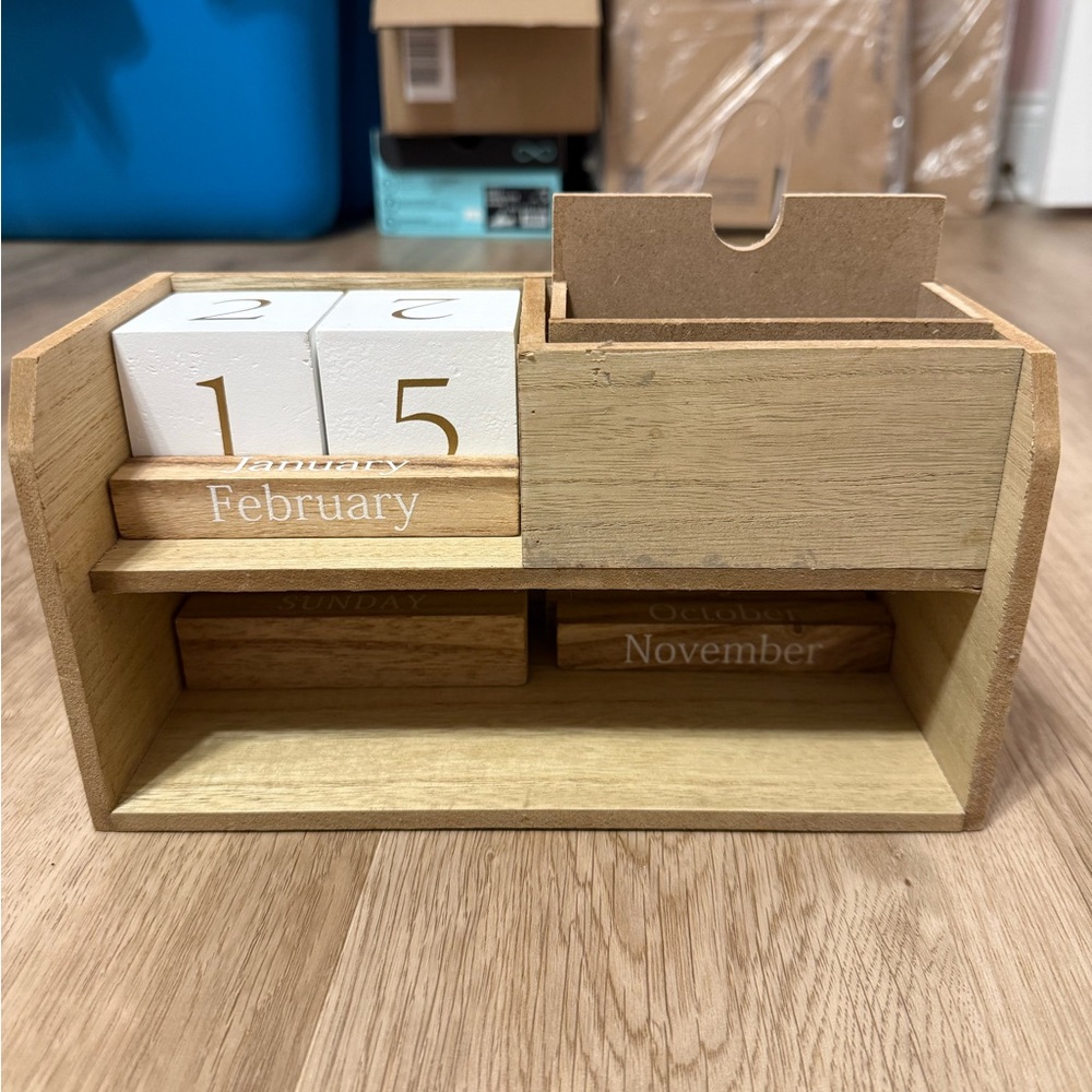 Wooden Desk Calendar